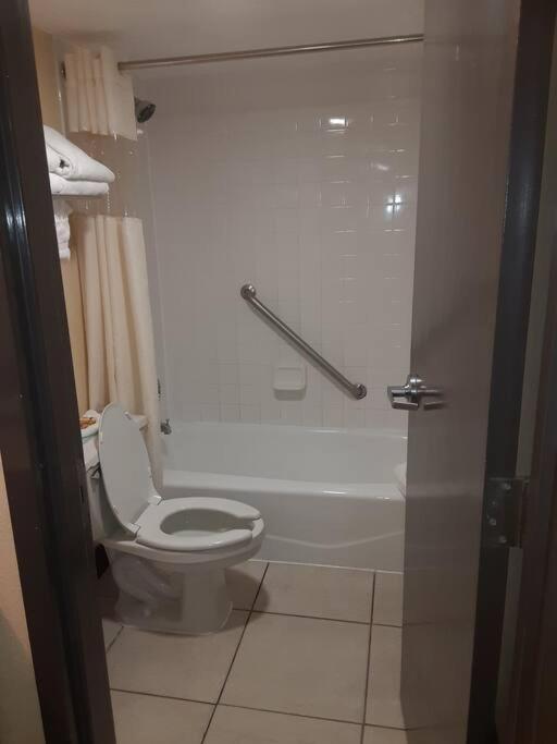 Beautiful One Bedroom Resort-Style Studio With Pool And Beach Access رسكن المظهر الخارجي الصورة